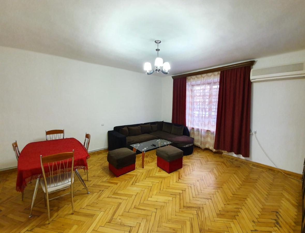 Cozy Apartment Near Opera House 耶烈万 外观 照片